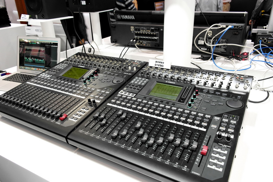 UG环球专业音响新产品亮相PALM EXPO 2013展会 