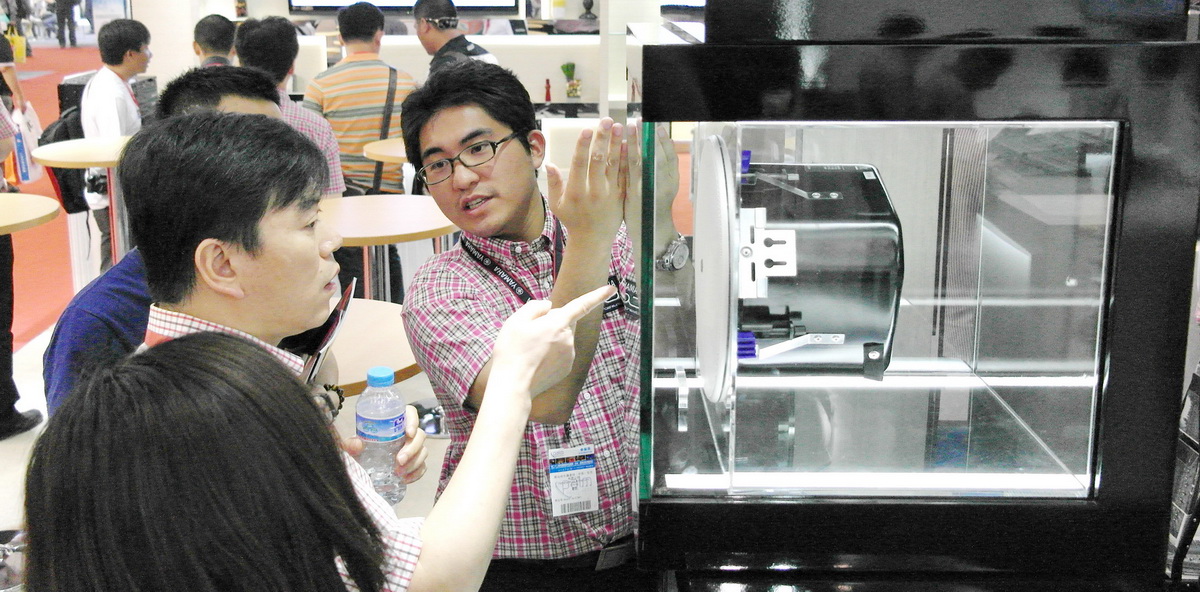 UG环球专业音响新产品亮相PALM EXPO 2013展会 