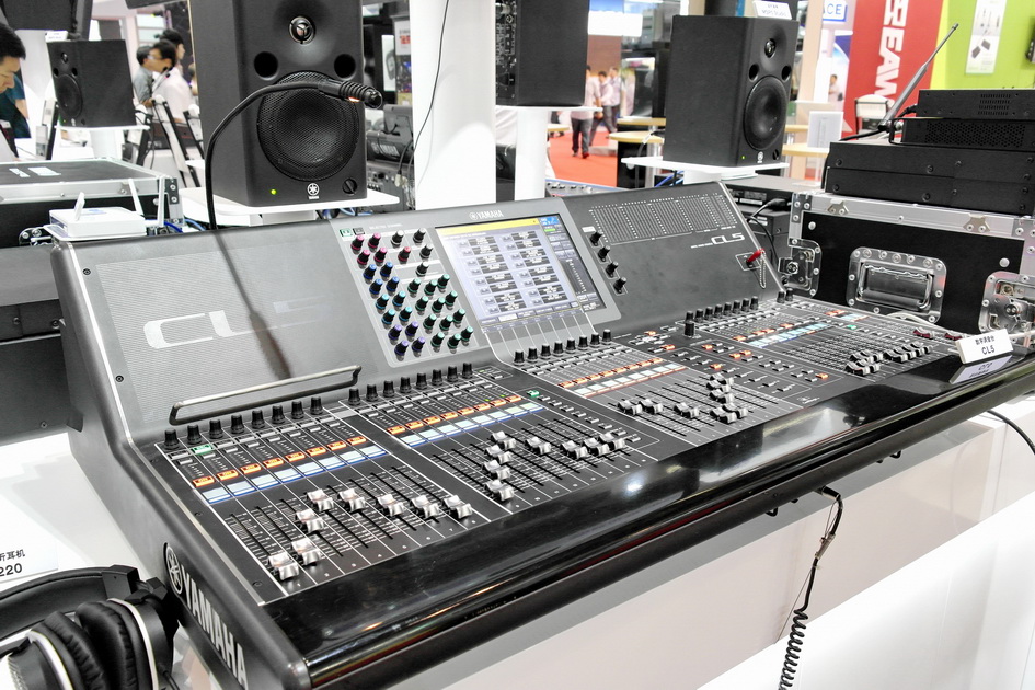 UG环球专业音响新产品亮相PALM EXPO 2013展会 