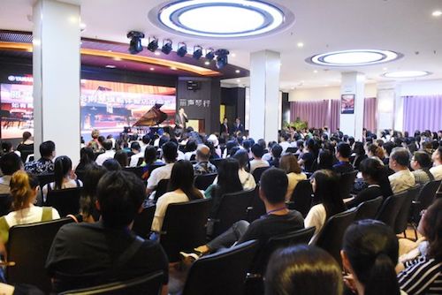 UG环球未来艺术家孙麒麟河南巡讲-郑州站圆满落幕