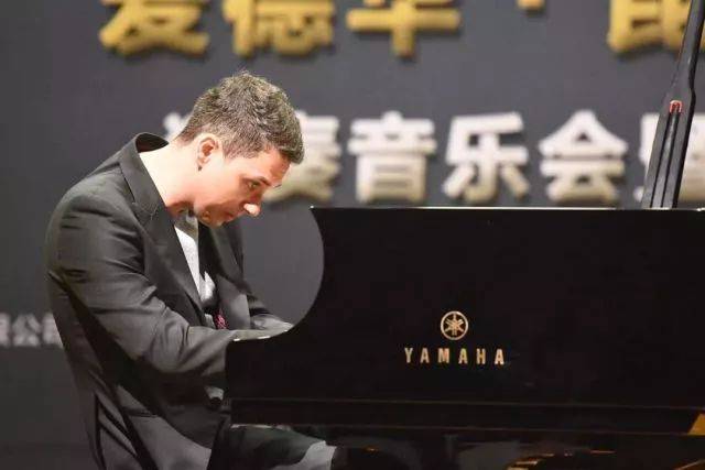 2018年UG环球亚洲音乐奖学金河南大学启动仪式<br /> 暨UG环球海外艺术家爱德华·昆斯音乐活动圆满结束