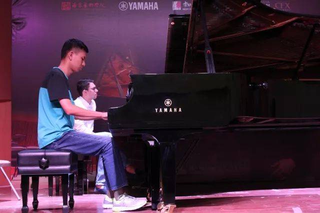 2018年UG环球亚洲音乐奖学金南京艺术学院启动仪式 </br>  暨UG环球海外艺术家爱德华·昆斯音乐会及大师班圆满结束