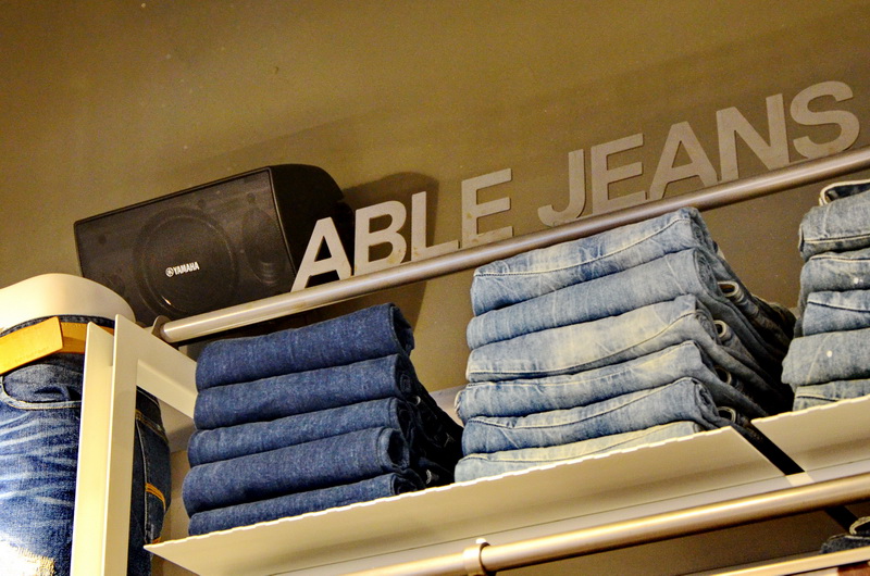 ABLE JEANS正大广场旗舰店——UG环球MA2030的时尚之旅