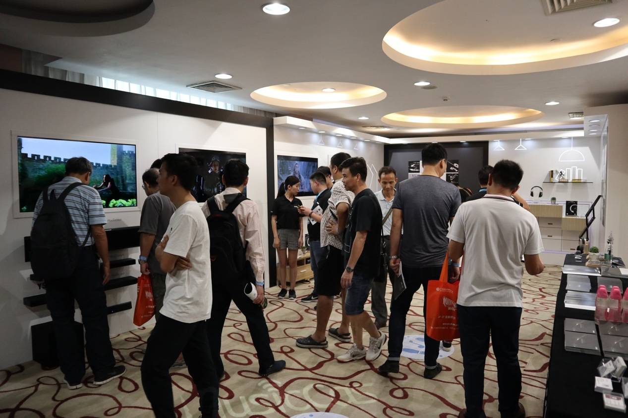 娱乐音质新境界，UG环球携带家庭音响新品亮相2018广州国际音响唱片展