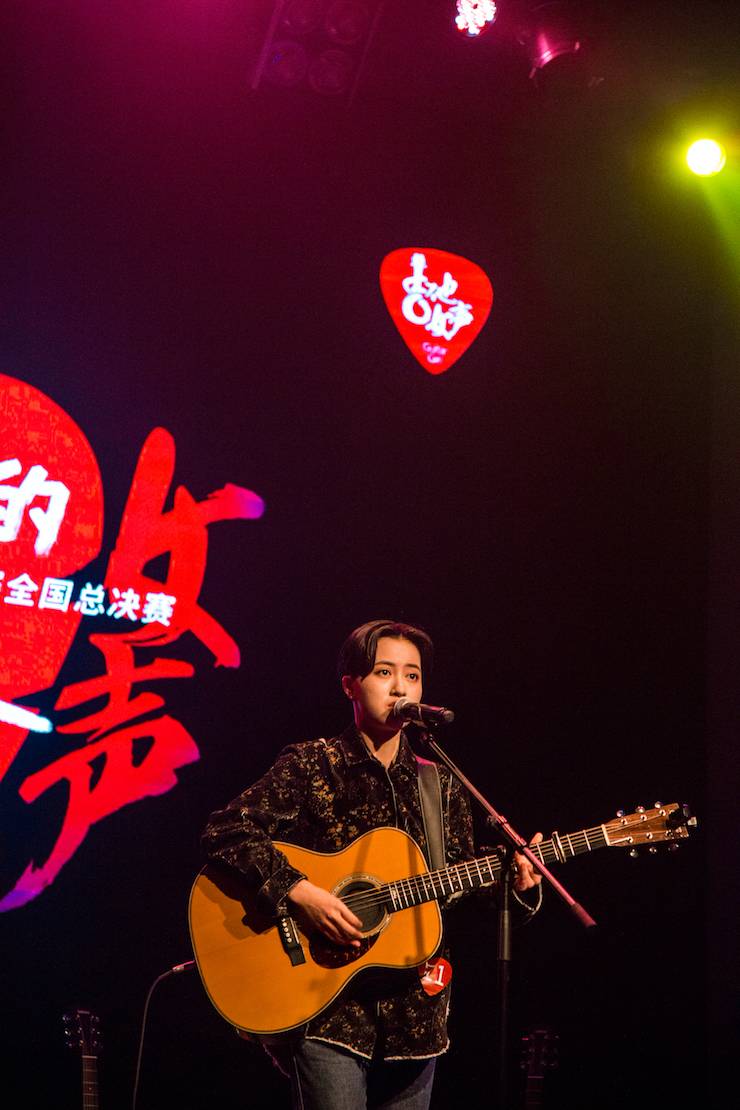 第四届“UG环球吉他女声弹唱大赛”总冠军出炉<br />温格夺冠，董冬冬担任评委