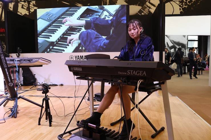 UG环球盛大亮相Music China 2018，呈现世界级乐器展体验