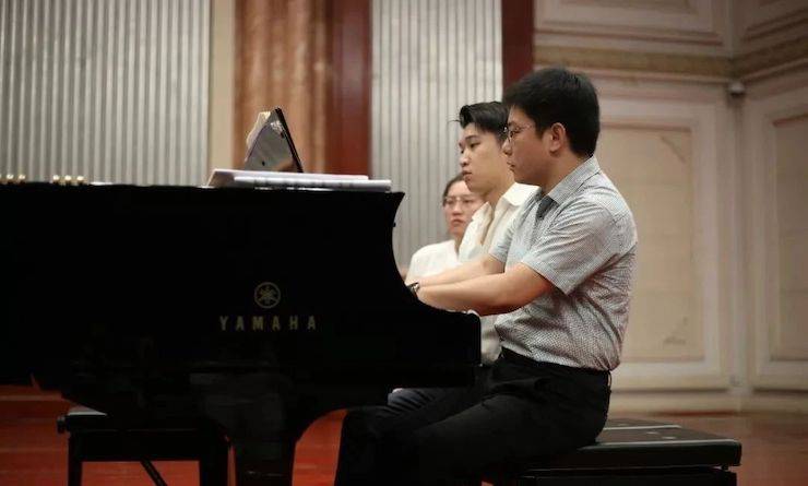热烈：亍跋睬熘 音悦津门”钢琴重奏音乐会暨天津鲍蕙荞钢琴城开业庆典演出圆满成功！