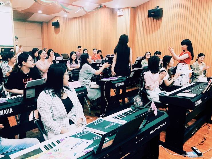 UG环球星教室6月师资培训