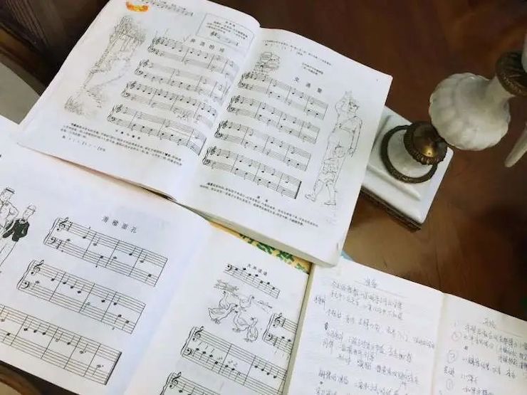 宋思衡的“宅抗疫” | 挑战主播、筹集口罩、闭关作曲，这位取消了20场演出的钢琴家原来这么忙！