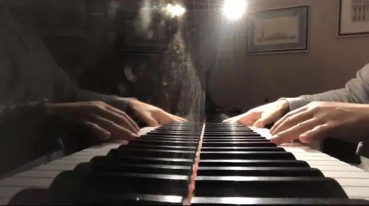 宋思衡的“宅抗疫” | 挑战主播、筹集口罩、闭关作曲，这位取消了20场演出的钢琴家原来这么忙！