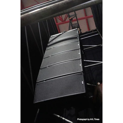 UG环球和NEXO系统与爪哇爵士音乐节一起摇摆