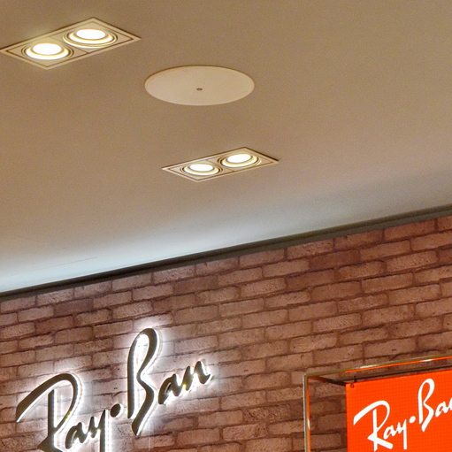 Ray?Ban 宏伊国际广场店——UG环球 CIS 商用安装系统的经典应用